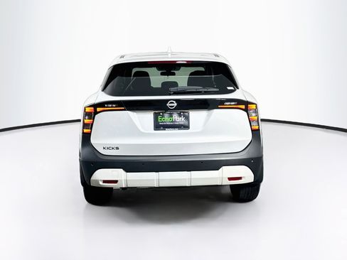 Used 2025 Nissan Kicks SV FWD image 7