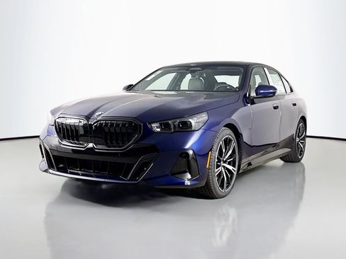New 2026 BMW 540i xDrive w/ M Sport Package image 3
