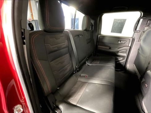 Used 2022 Nissan Frontier PRO-4X w/ Technology Package image 36