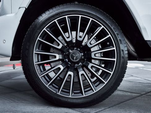 Used 2025 Mercedes-Benz G 63 AMG 4MATIC image 3