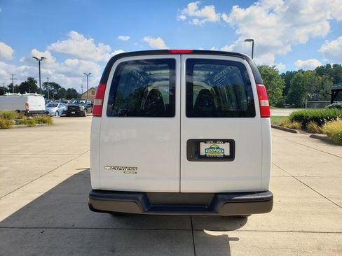 Used 2014 Chevrolet Express 2500 RWD 2500 135 image 6