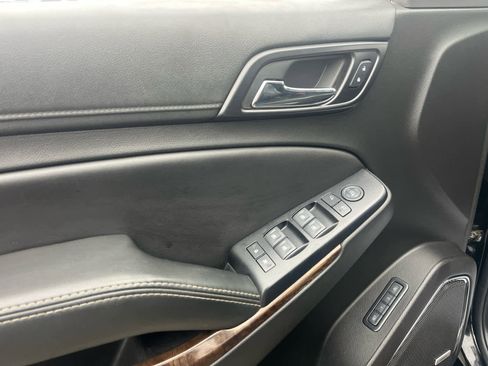 Used 2018 Chevrolet Suburban LT image 29