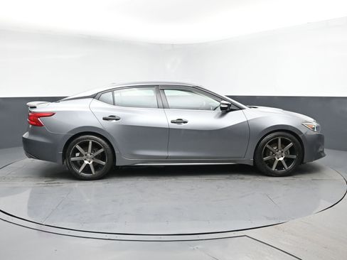Used 2016 Nissan Maxima SR FWD image 3
