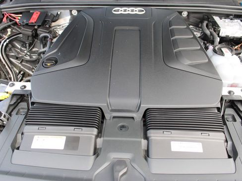 Certified 2025 Audi Q7 2.0T Premium Plus image 42