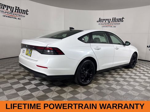 Used 2025 Honda Accord SE image 5
