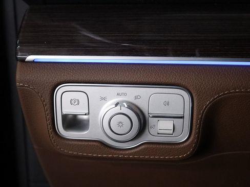 Used 2024 Mercedes-Benz GLS 450 4MATIC image 29