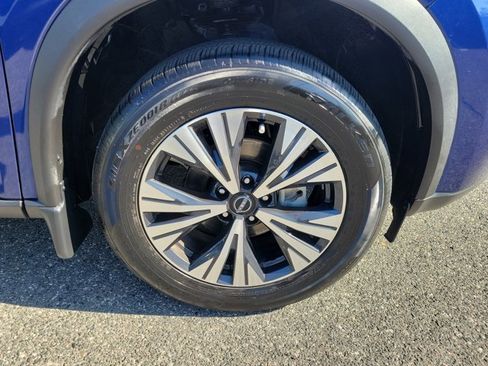 Used 2023 Nissan Rogue SV image 8