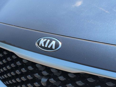 Used 2016 Kia Sedona SX FWD image 12