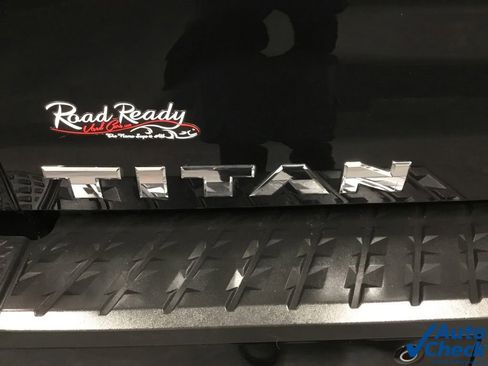 Used 2019 Nissan Titan PRO-4X w/ Pro-4x Convenience Package AWD/4WD image 14