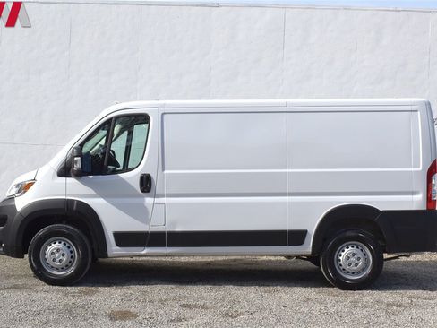 Used 2025 RAM ProMaster 2500 w/ U-Haul Equipment Group FWD image 9
