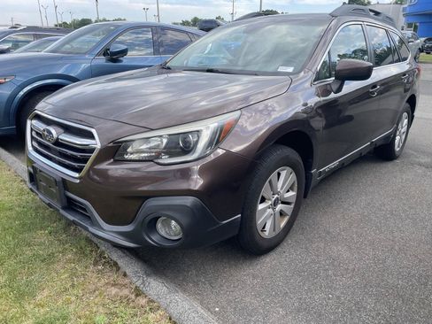 Used 2019 Subaru Outback 2.5i Premium AWD/4WD image 3