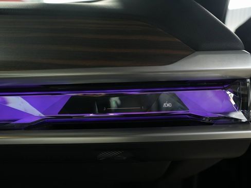 Used 2023 BMW 760i xDrive w/ Executive Package image 43