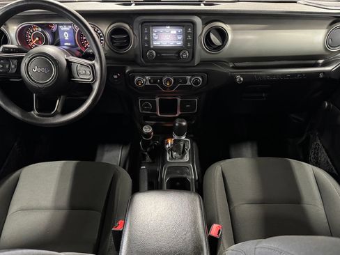 Used 2018 Jeep Wrangler Sport AWD/4WD image 2