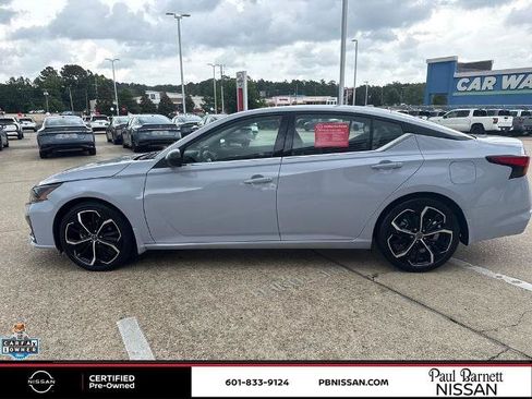 Certified 2023 Nissan Altima 2.5 SR w/ SR Premium Package FWD image 18