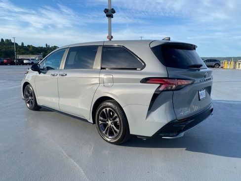 Certified 2025 Toyota Sienna XSE AWD/4WD image 10