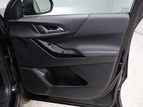 Used 2025 Chevrolet Equinox LT image 23