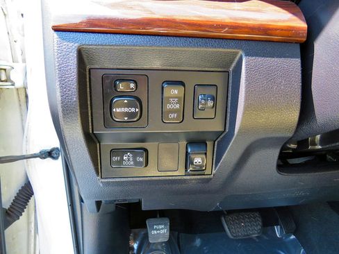 Used 2015 Toyota Tundra Limited w/ TRD Off Road Package image 18