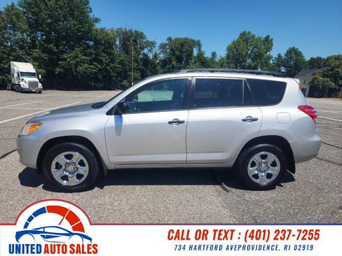 Used 2012 Toyota RAV4 4WD w/ Value Pkg image 2