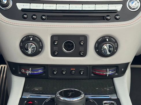 Used 2018 Rolls-Royce Dawn image 76