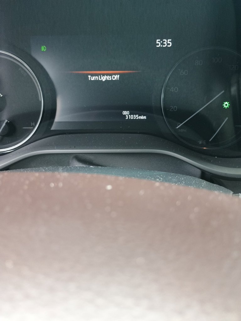 Used 2024 Toyota Sienna Platinum FWD image 2