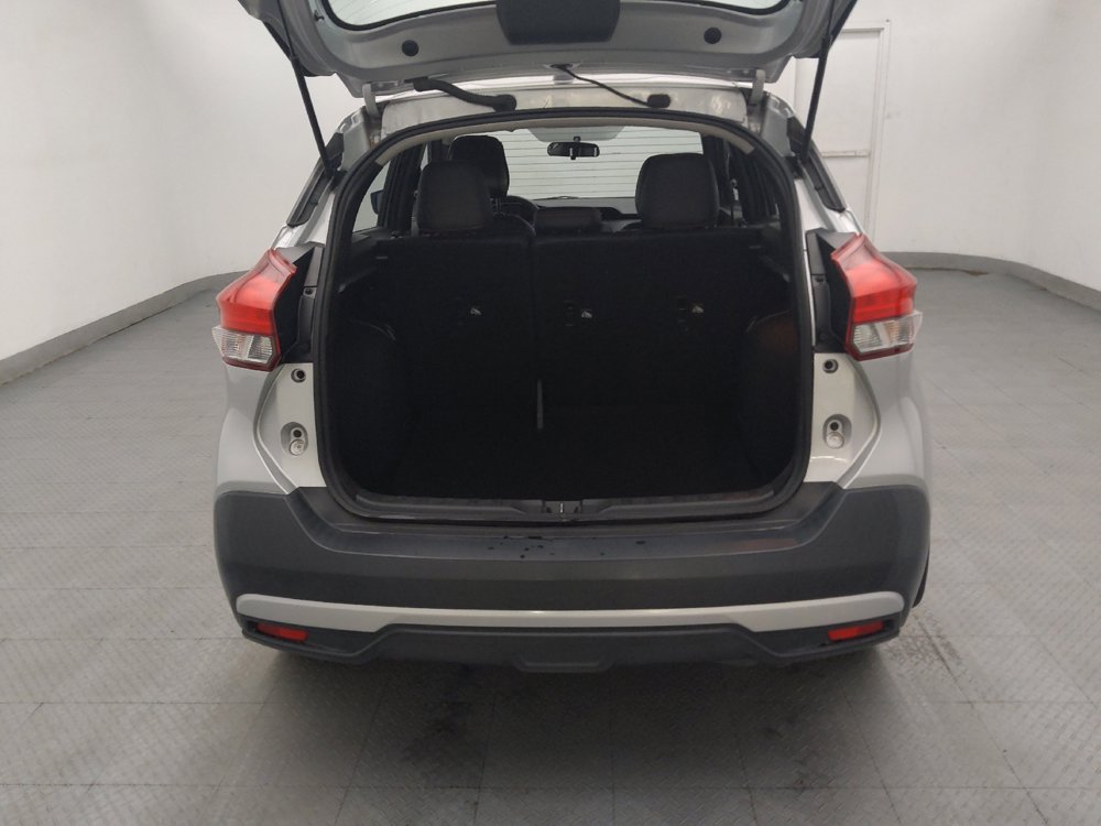 Used 2019 Nissan Kicks SR w/ SR Premium Package FWD image 29