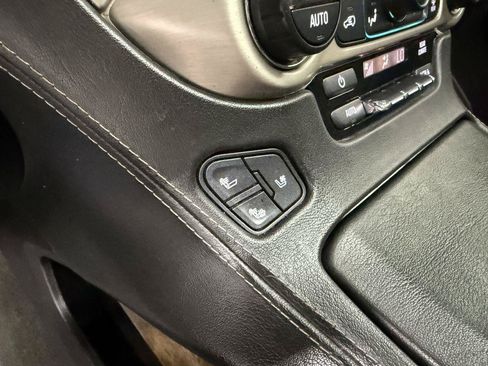 Used 2017 GMC Yukon Denali AWD/4WD image 22