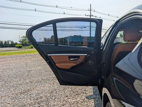 Used 2018 BMW 340i xDrive Sedan AWD/4WD image 11