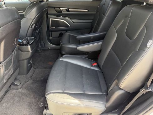 Used 2024 Kia Telluride S w/ S Sunroof Package FWD image 11
