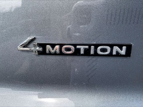 Certified 2024 Volkswagen Atlas Cross Sport SEL Premium R-Line image 7