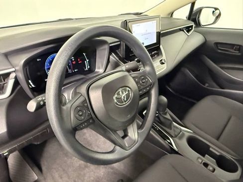 Used 2026 Toyota Corolla LE image 53