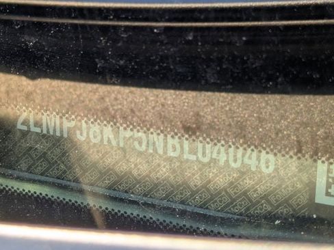 Used 2022 Lincoln Nautilus Reserve w/ Equipment Group 201A image 10