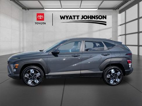 Used 2024 Hyundai Kona SEL AWD/4WD image 2