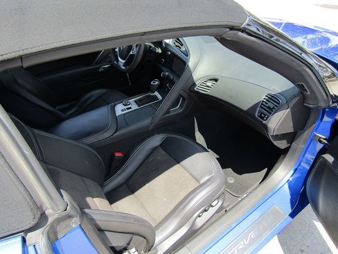 Used 2019 Chevrolet Corvette Stingray Convertible Z51 2LT RWD image 13