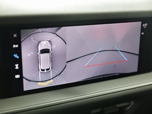 Certified 2024 Porsche Cayenne image 39