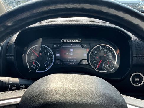 Used 2019 RAM 1500 Laramie AWD/4WD image 13
