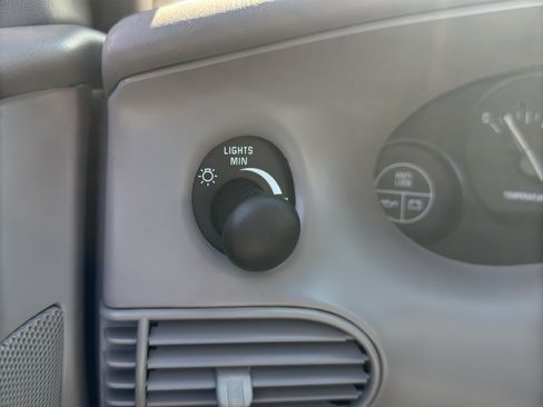 Used 2003 Buick Century Custom w/ Preferred Equipment Group 1SB FWD image 18