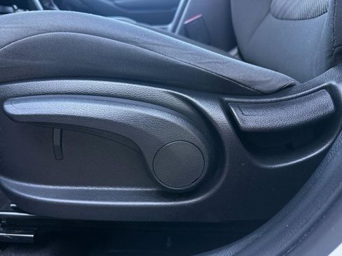 Used 2023 Kia Seltos LX image 23