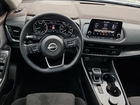 Used 2023 Nissan Rogue SV image 17