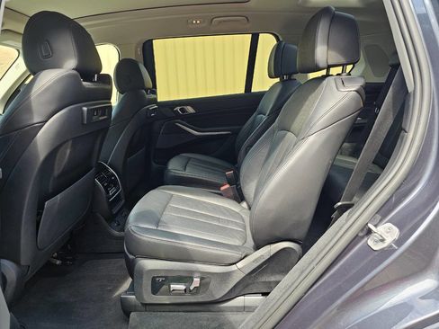 Used 2021 BMW X7 xDrive40i w/ Premium Package image 33