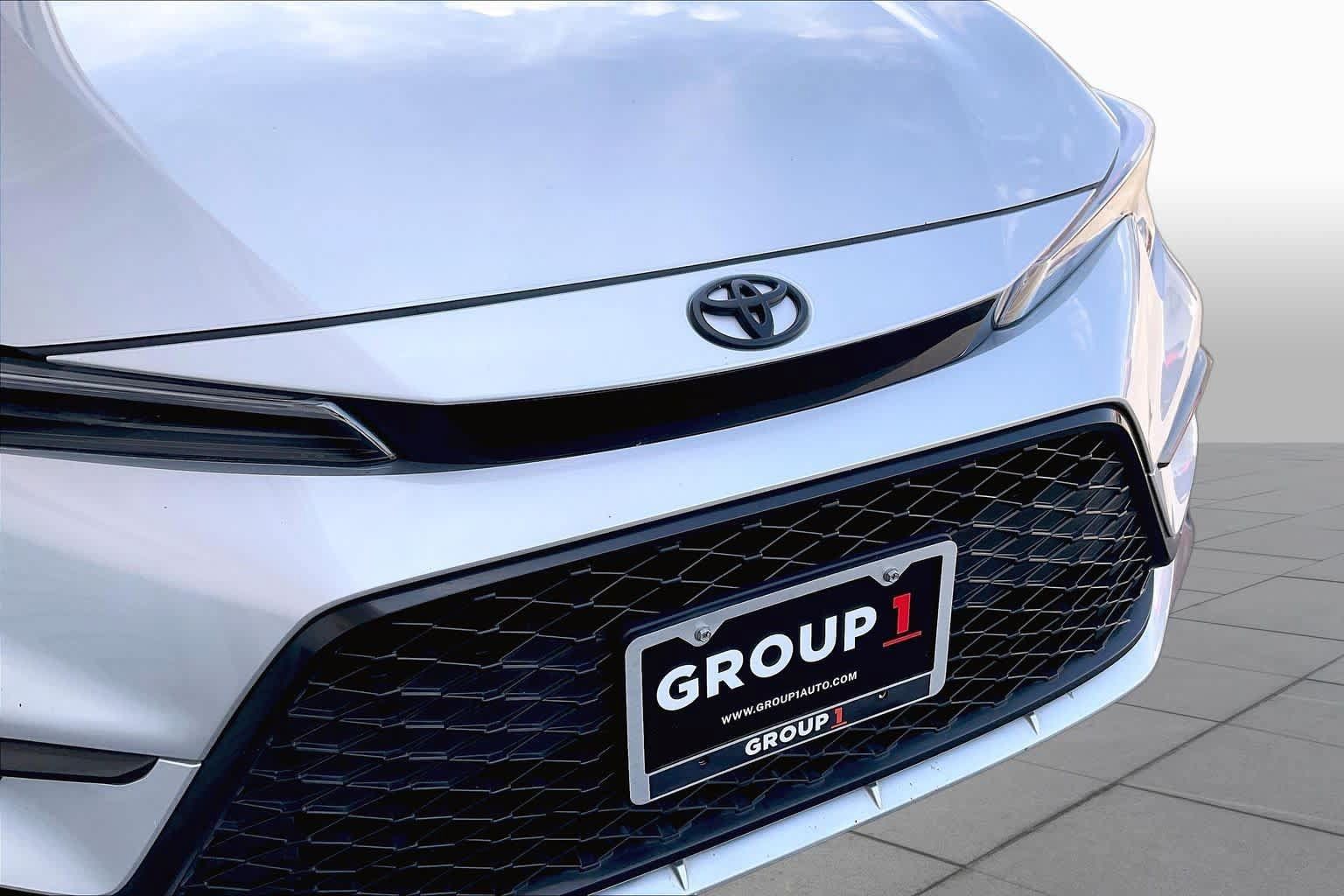 Used 2025 Toyota Corolla SE FWD image 30