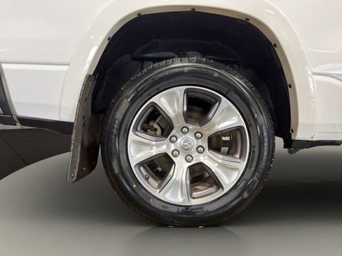 Used 2022 RAM 1500 Laramie AWD/4WD image 34