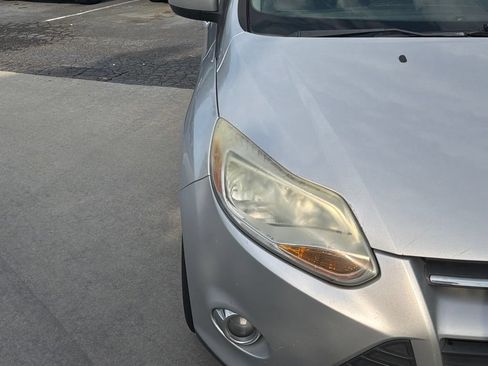 Used 2012 Ford Focus SE FWD image 9