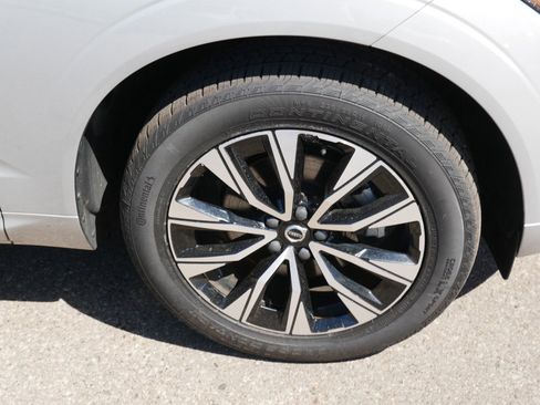 Used 2023 Volvo XC60 B5 Core w/ Climate Package AWD/4WD image 9