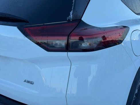 Used 2023 Nissan Rogue S image 6