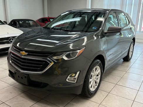 Used 2018 Chevrolet Equinox LS AWD/4WD image 3