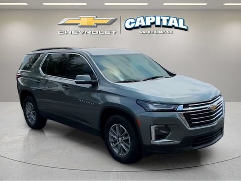 Used 2023 Chevrolet Traverse LT FWD image 7