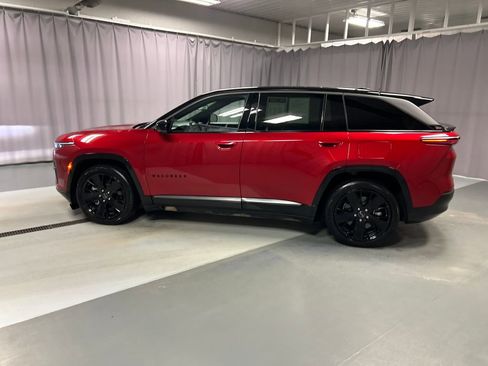 Used 2024 Jeep Wagoneer Launch Edition image 4