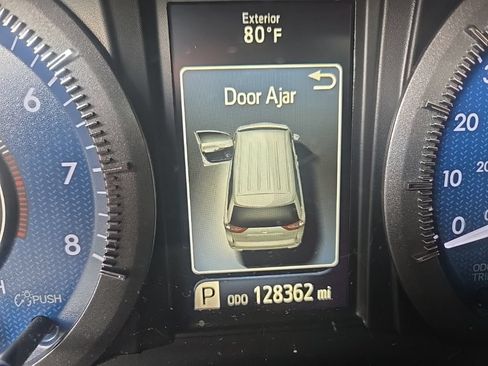 Used 2015 Toyota Sienna Limited Premium w/ Advanced Technology Package FWD image 20
