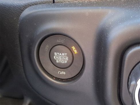 Used 2022 Jeep Wrangler Unlimited Sport image 24