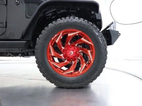 Used 2018 Jeep Wrangler Unlimited Sahara image 35